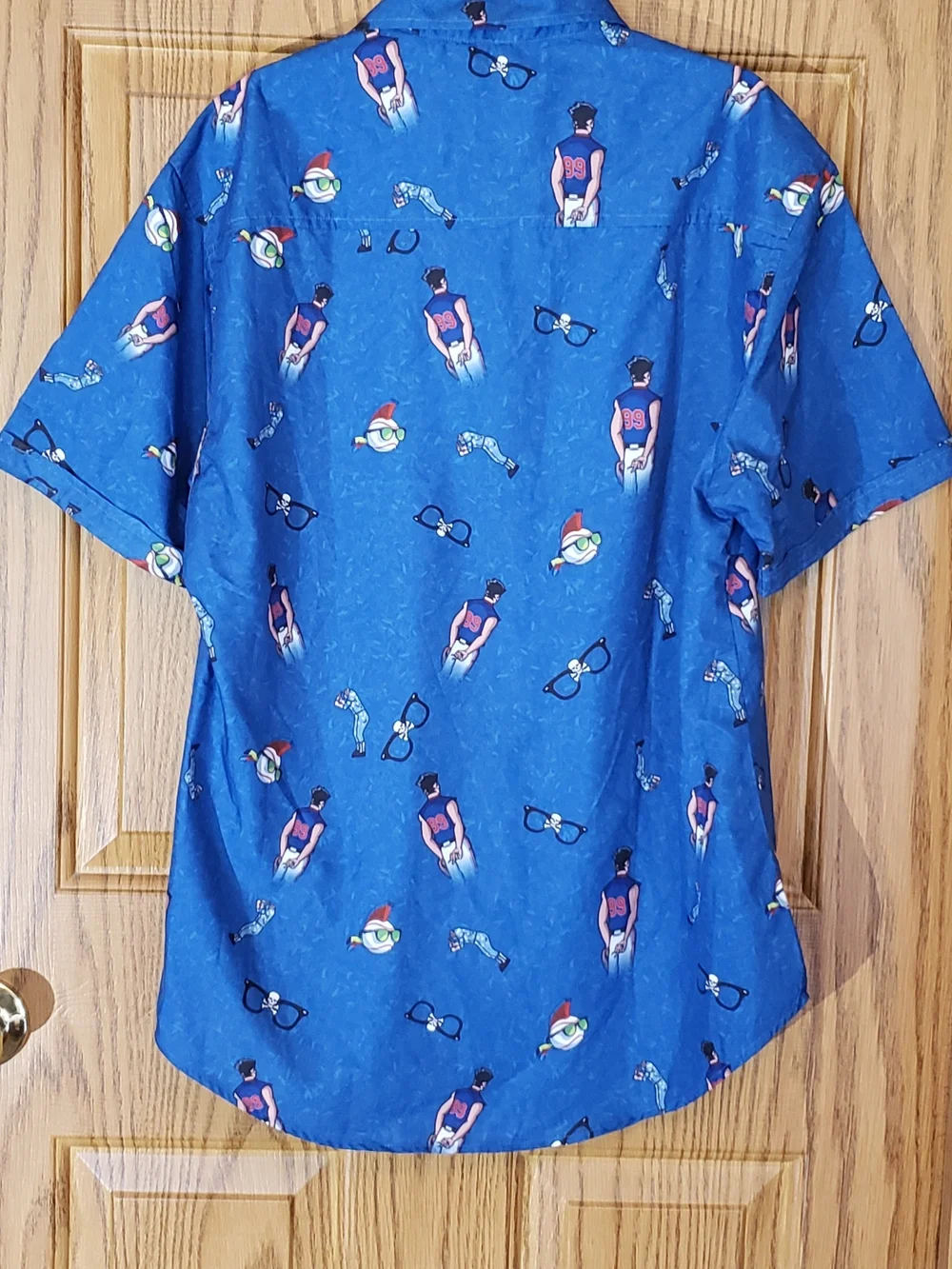 RSVLTS Blue Short-Sleeve Casual Button-Down Shirt with Novelty Print. Medium - Picture 5 of 6